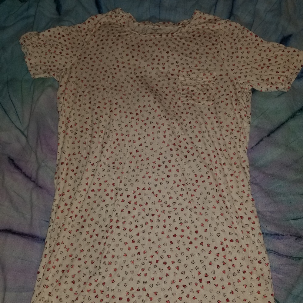 ***SOLD*** Gapbody Heart Sleep Shirt